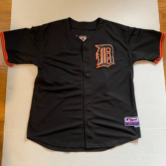 detroit tigers button up jersey
